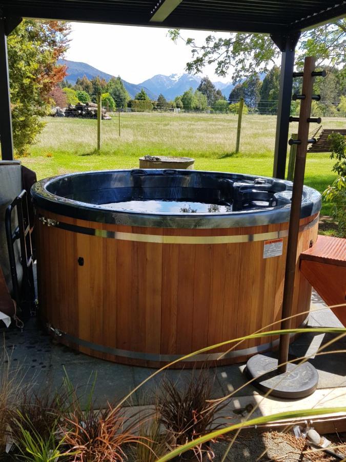 Alpine Rock B&B テアナウ エクステリア 写真