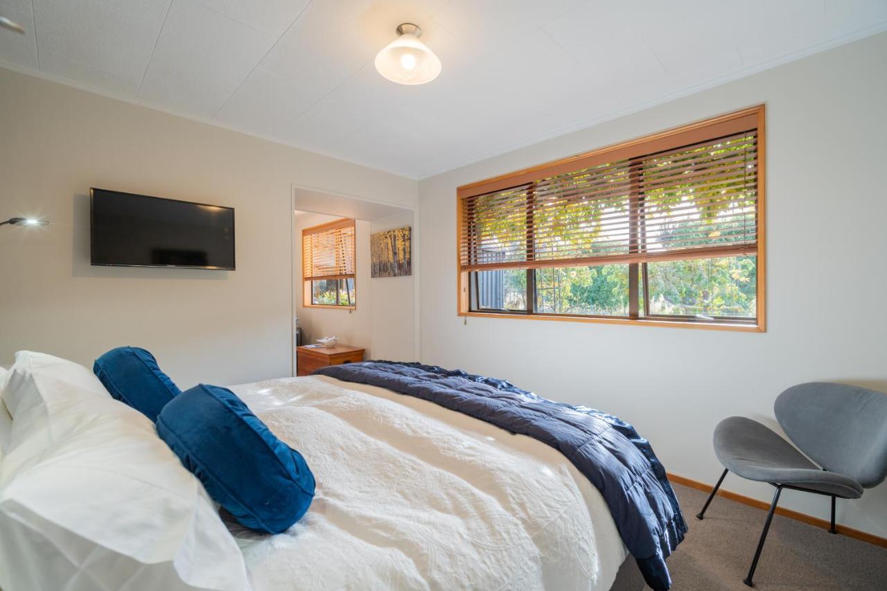Alpine Rock B&B テアナウ エクステリア 写真