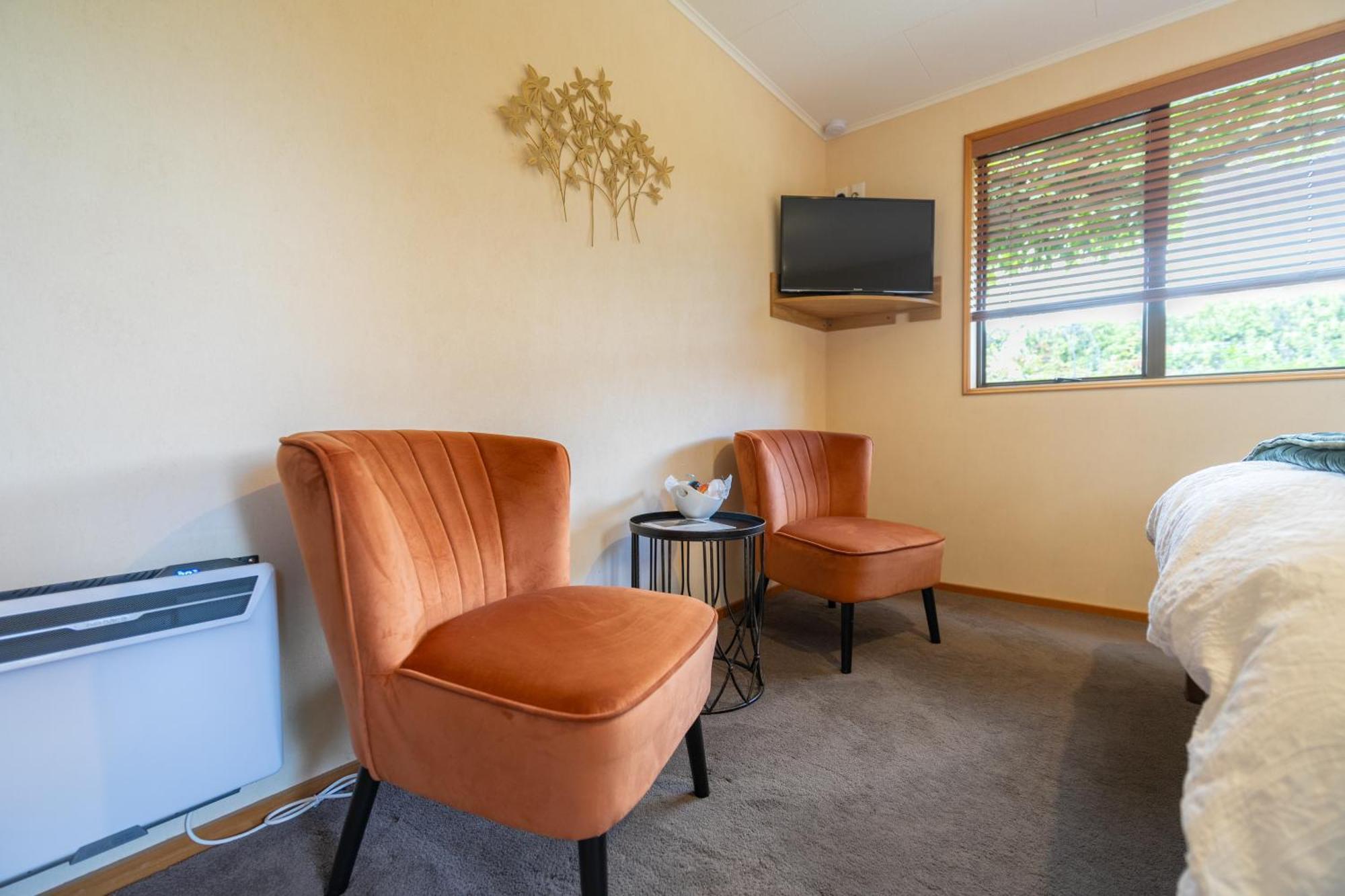 Alpine Rock B&B テアナウ エクステリア 写真